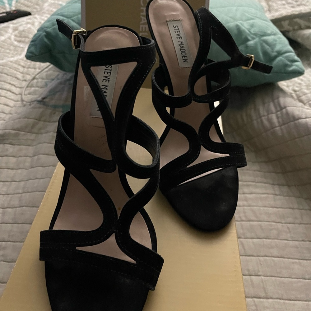 Black suede sandal size 9